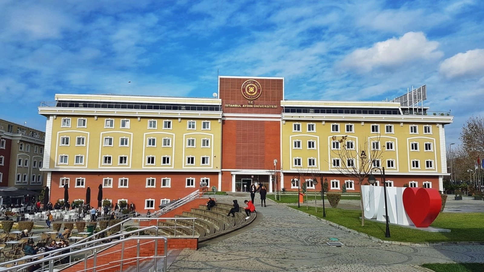 جامعة اسطنبول أيدن